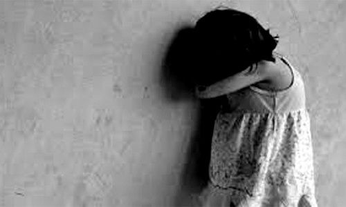 बच्चों के ख़िलाफ़ यौन हिंसा करनेवाले मनोसामाजिक विकृतियों के शिकार होते हैं, उन्हें अदालत से नरमी की उम्मीद नहीं करनी चाहिए : दिल्ली हाईकोर्ट [निर्णय पढ़े]
