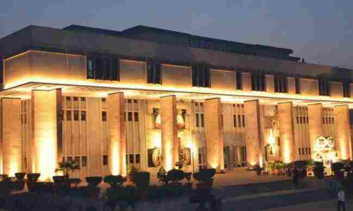 IBC की कार्यवाही में लंबित स्थगन में लेनदार को समझौता डिक्री की संतुष्टि के लिए  प्राथमिकता नहीं दी जा सकती, पढ़िए दिल्ली हाईकोर्ट का फैसला