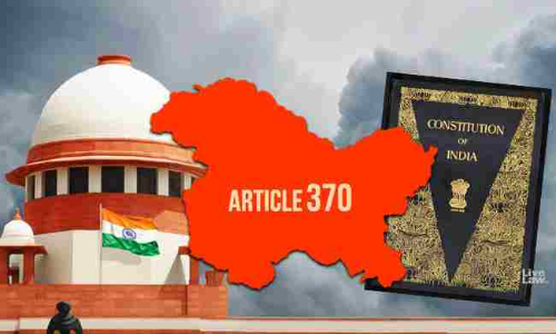 सुप्रीम कोर्ट ने जम्मू-कश्मीर से अनुच्छेद 370 के प्रावधान हटाने की वैधता को चुनौती देने वाली याचिकाएं संविधान पीठ को भेजी