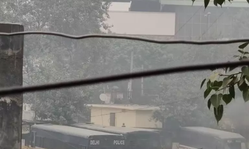 दिल्ली की तीस हज़ारी कोर्ट में पुलिस ने की फायरिंग, वकील हुए घायल, बीसीआई ने किया कड़ा विरोध