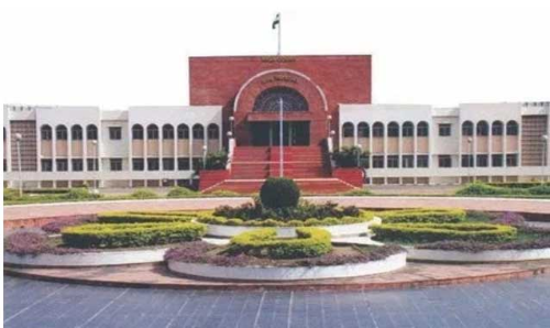 तलाक के बाद भी पति के साथ रह रही है पत्नी तो घरेलू हिंसा कानून के तहत राहत की हकदार, बॉम्बे हाईकोर्ट का फैसला