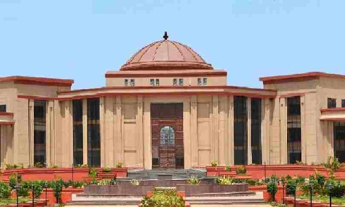 न्यूनतम मूल्य का निर्धारण किसान को अपनी ज़मीन की बाज़ार की क़ीमत के अनुरूप क़ीमत प्राप्त करने से नहीं रोक सकता : छत्तीसगढ़ हाईकोर्ट