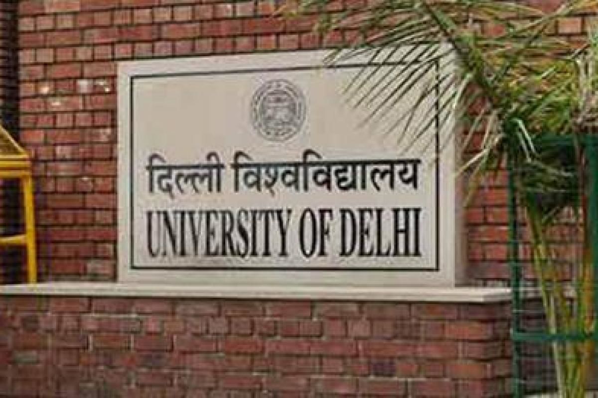 सुप्रीम कोर्ट ने दिल्ली विश्वविद्यालय को निर्देश दिया कि उस लॉ स्टूडेंट के 5 वें सेमेस्टर का परिणाम घोषित करे, जिसकी अटेंडेंस प्रेग्नेंसी के कारण कम थी