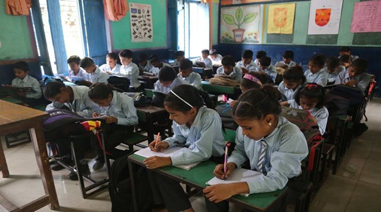 कलकत्ता हाईकोर्ट फीस देने में असफल रहे छात्रों को निकालने के विषय पर दायर स्कूलों की याचिका पर निर्णय करेगा