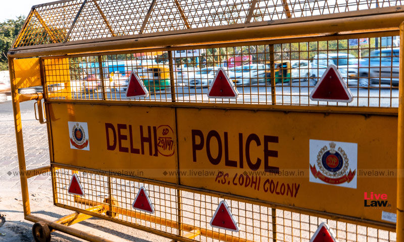 मानवरहित पुलिस बैरिकेड्स: दिल्ली हाईकोर्ट ने स्वतः संज्ञान याचिका पर पुलिस आयुक्त, केंद्र और राज्य सरकार, एसडीएमसी से जवाब मांगा