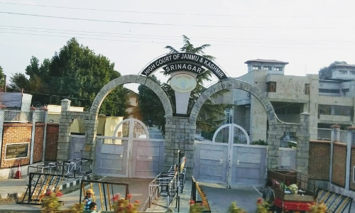 कश्मीर की स्थिति डिटेंशन ऑर्डर में निजी जानकारी का खुलासा करने की अनुमति नहीं देती, राष्ट्रीय सुरक्षा  प्रभावित हो सकती है: हाईकोर्ट