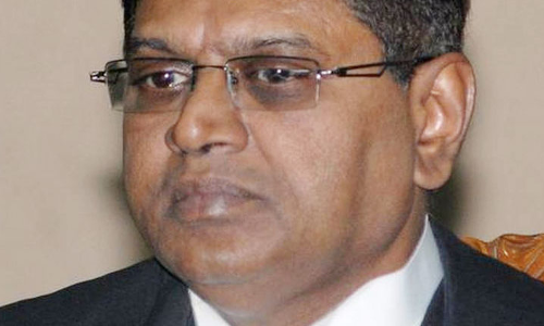 कोच्चि में नशे में धुत व्यक्ति केरल हाईकोर्ट के मुख्य न्यायाधीश एस. मणिकुमार का वाहन रोका, गालियां दीं, आरोपी गिरफ्तार कोच्चि में नशे में धुत व्यक्ति केरल हाईकोर्ट के मुख्य न्यायाधीश एस. मणिकुमार का वाहन रोका, गालियां दीं, आरोपी गिरफ्तार