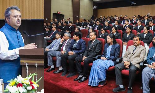 अमीर पैसे देता है और गरीब दुआएं, चीफ जस्टिस ने किया कानूनी सहायता प्रशिक्षण कार्यक्रम का उद्घाटन अमीर पैसे देता है और गरीब दुआएं, चीफ जस्टिस ने किया कानूनी सहायता प्रशिक्षण कार्यक्रम का उद्घाटन