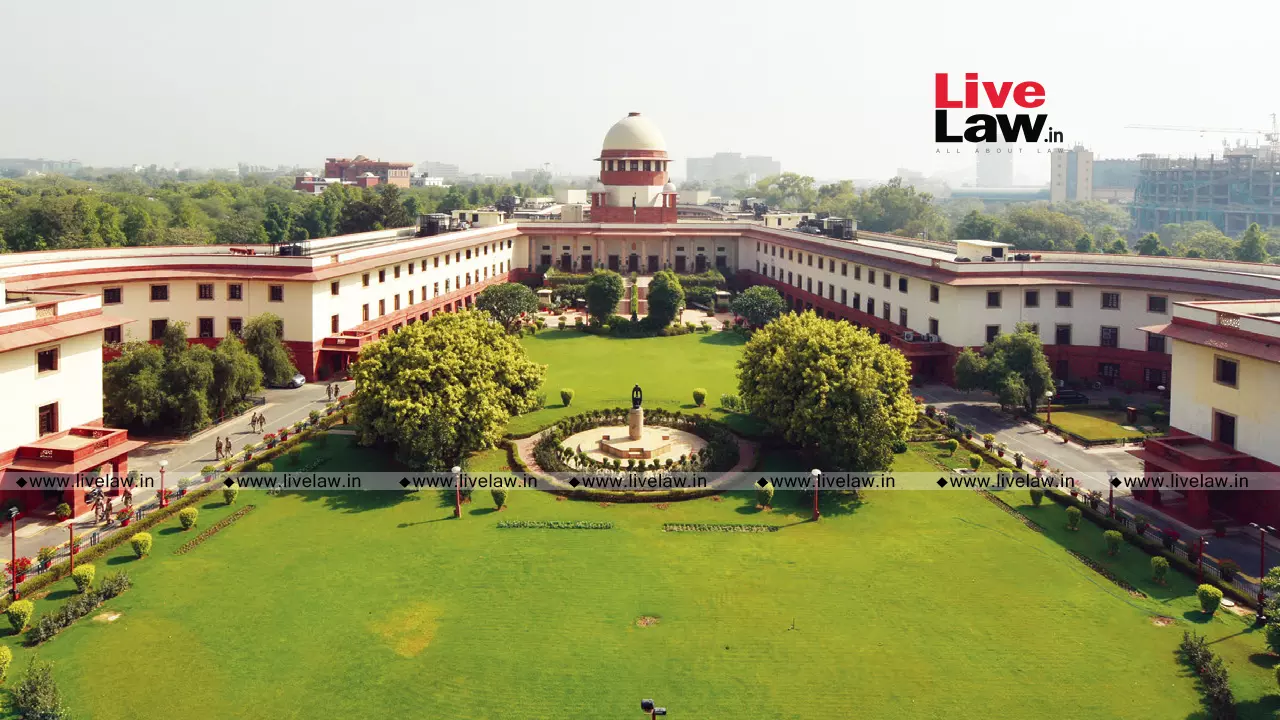 अपराधी की तरह बर्ताव : अधिकांश राज्यों में वयस्क यौनकर्मियों को सुरक्षात्मक घरों को छोड़ने की अनुमति नहीं, एमिकस क्यूरी ने सुप्रीम कोर्ट को बताया अपराधी की तरह बर्ताव : अधिकांश राज्यों में वयस्क यौनकर्मियों को सुरक्षात्मक घरों को छोड़ने की अनुमति नहीं, एमिकस क्यूरी ने सुप्रीम कोर्ट को बताया