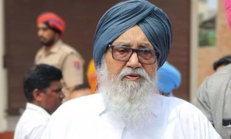 सुप्रीम कोर्ट ने पार्टी के दोहरे संविधान को लेकर पंजाब के पूर्व मुख्यमंत्री प्रकाश सिंह बादल और अकाली दल के नेताओं के खिलाफ जालसाजी का मामला खारिज किया