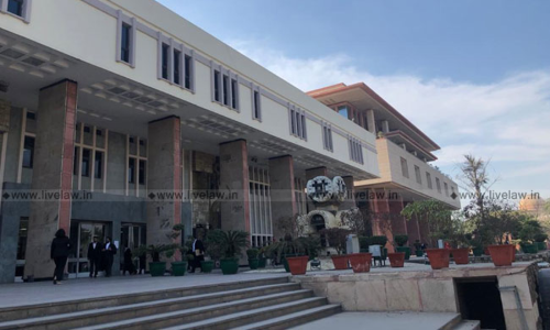 अकाउंट बुक से कुछ एंट्रीज को अस्वीकार करने का  पिक एंड चॉइस तरीका मनमाना: दिल्ली हाइकोर्ट