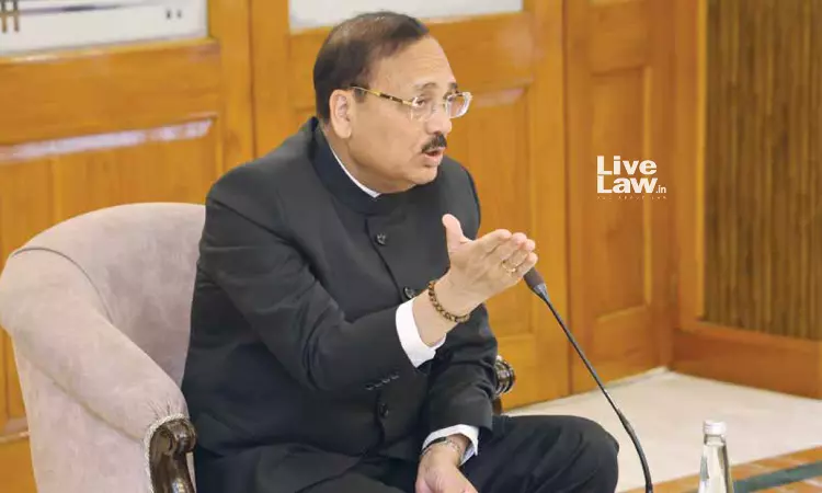 मुकदमेबाज़ों के फ़ाइल कहां है पूछने से लेकर लिंक भेज दीजिए तक: न्यायपालिका के डिजिटल बदलाव पर CJI सूर्यकांत