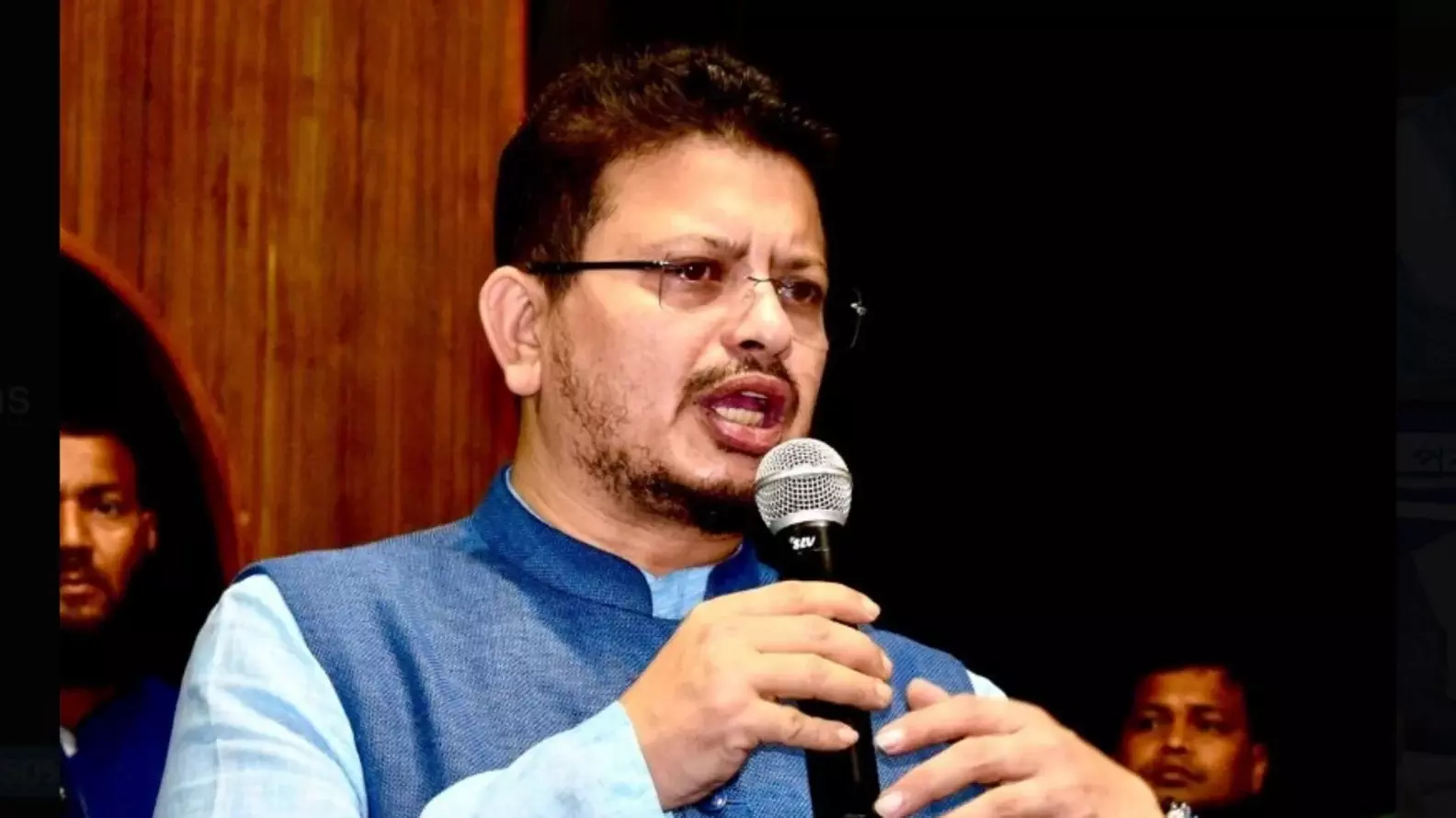 बागी नेता रिताब्रता बनर्जी को विपक्षी का नेता बनाए जाने के खिलाफ हाईकोर्ट पहुंची TMC