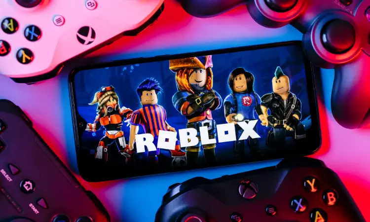 Roblox और अन्य गेमिंग प्लेटफॉर्म पर बैन की मांग: इलाहाबाद हाईकोर्ट ने नोटिस जारी करते हुए कहा- नाबालिगों को सेक्शुअल ग्रूमिंग के संपर्क में लाना Roblox और अन्य गेमिंग प्लेटफॉर्म पर बैन की मांग: इलाहाबाद हाईकोर्ट ने नोटिस जारी करते हुए कहा- नाबालिगों को सेक्शुअल ग्रूमिंग के संपर्क में लाना