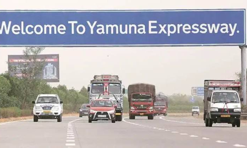 यमुना एक्सप्रेसवे पर 60 किमी/घंटा स्पीड लिमिट वैध, बस ऑपरेटरों की याचिका खारिज: इलाहाबाद हाईकोर्ट
