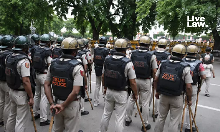 जंतर-मंतर पर प्रदर्शनकारियों की निगरानी पर दिल्ली हाईकोर्ट की टिप्पणी, कहा- कानूनी प्रावधानों और पुलिस की प्रक्रिया का अध्ययन कर नई याचिका पर करें विचार
