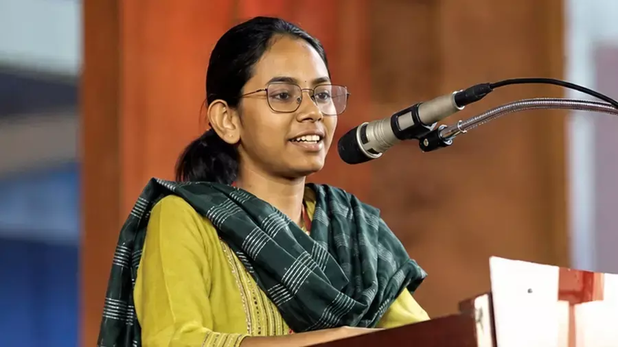 दिल्ली कोर्ट ने 2021 के विरोध प्रदर्शन मामले में SFI नेता आइशी घोष के खिलाफ गिरफ्तारी वारंट पर लगाई रोक दिल्ली कोर्ट ने 2021 के विरोध प्रदर्शन मामले में SFI नेता आइशी घोष के खिलाफ गिरफ्तारी वारंट पर लगाई रोक
