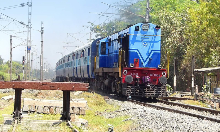 ट्रेन से गिरकर यात्री की मौत, शव के टुकड़ों में मिलने से मुआवजे का दावा खारिज नहीं हो सकता: इलाहाबाद हाईकोर्ट