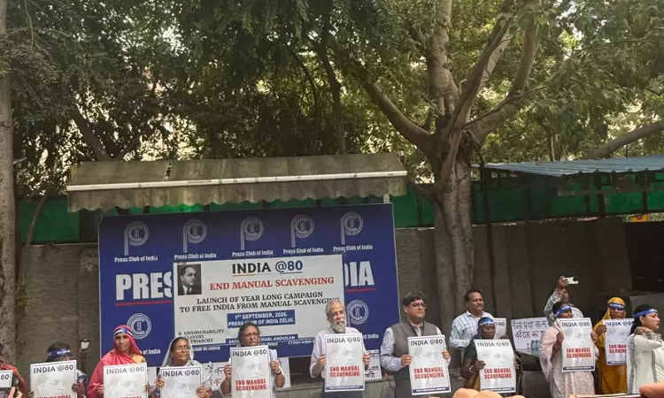 जब तक हाथ से मैला उठाने की शर्मनाक प्रथा जारी है, हर भारतीय अपने सिर पर गंदगी ढो रहा है: जस्टिस धूलिया
