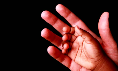 गोद लिए बेटे के व्यवहार से परेशान मां ने CARA को कस्टडी सौंपने की मांग की, दिल्ली हाईकोर्ट ने केंद्र से मांगा जवाब