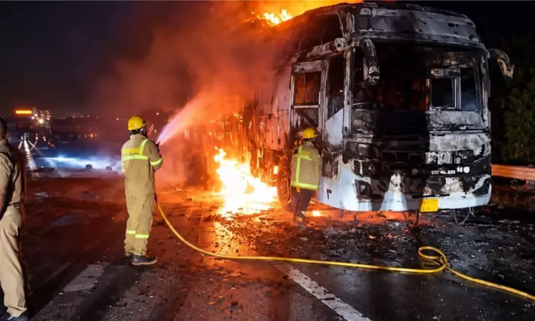 Noida Bus Fire Kills 9 | इलाहाबाद हाईकोर्ट ने स्वत: संज्ञान लिया, स्लीपर बस परमिट और सुरक्षा जांच पर जानकारी मांगी