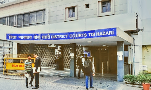 महिला से कहा- “कौन से वाले पापा?”: दिल्ली कोर्ट ने माना महिला की गरिमा का अपमान महिला से कहा- “कौन से वाले पापा?”: दिल्ली कोर्ट ने माना महिला की गरिमा का अपमान