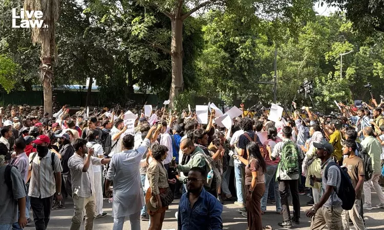 जंतर-मंतर पर प्रदर्शन की रोक और प्रदर्शनकारियों से मारपीट का मामला: दिल्ली हाईकोर्ट में कल सुनवाई, निष्पक्ष जांच की भी मांग जंतर-मंतर पर प्रदर्शन की रोक और प्रदर्शनकारियों से मारपीट का मामला: दिल्ली हाईकोर्ट में कल सुनवाई, निष्पक्ष जांच की भी मांग